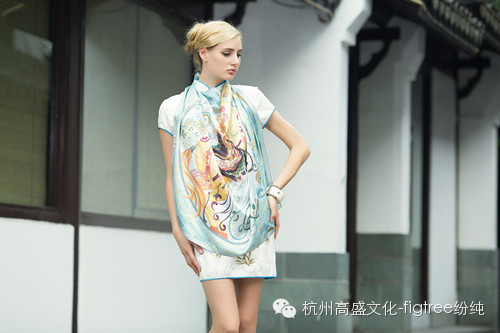 紛純絲巾:感官與氣質(zhì)的魅力融合